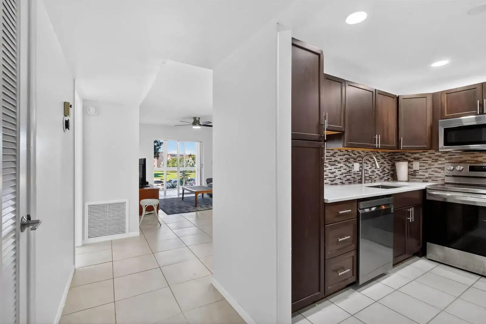 2615 NE 1st Court # 201, Boynton Beach FL 33435 photo 3