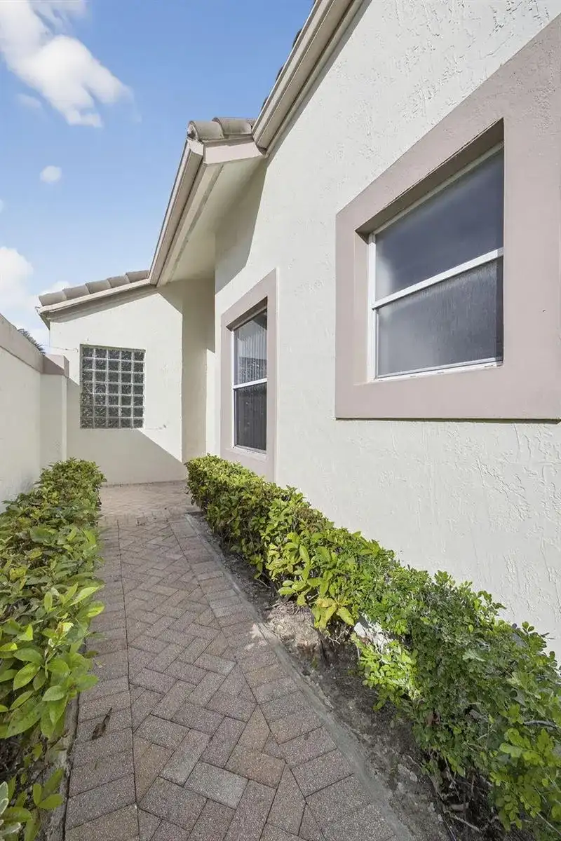 6375 Three Lakes Lane, Boynton Beach FL 33437 photo 4