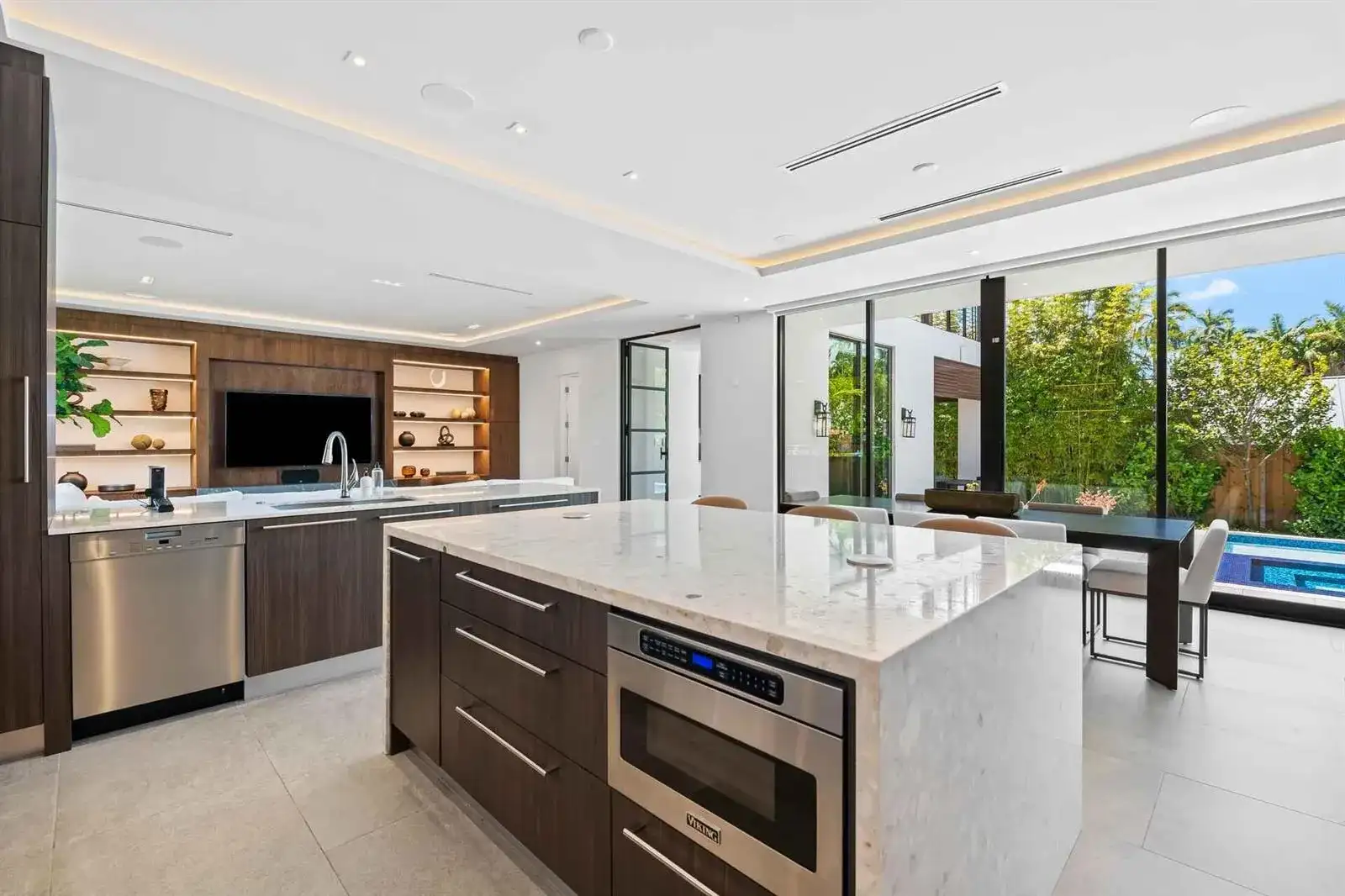 5288 Alton Road, Miami Beach FL 33140 photo 4