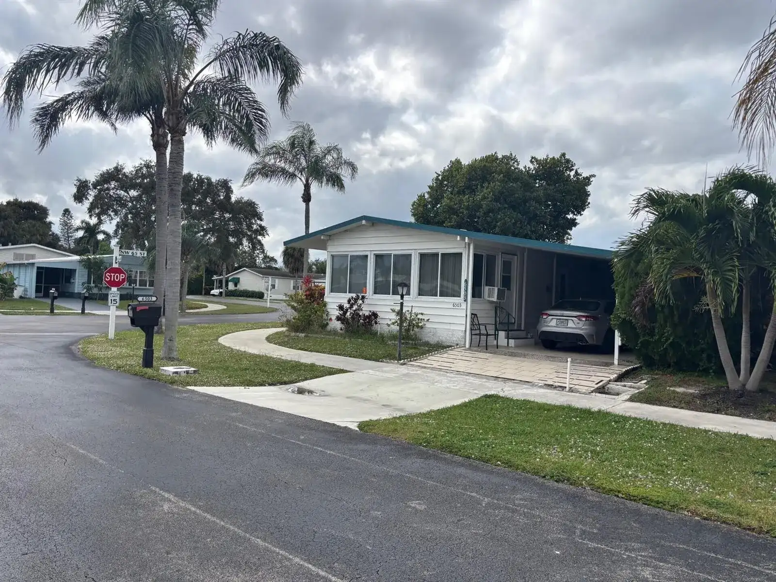 6503 NW 34th Ave, Coconut Creek FL 33073 photo 2