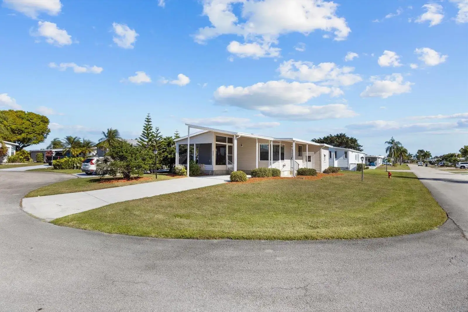 8530 Leadtree Court, Port St. Lucie FL 34952 photo 2