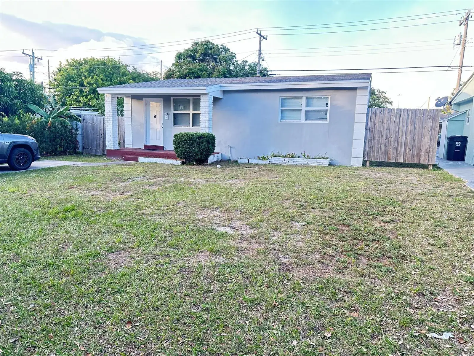 725 58th Street, West Palm Beach FL 33407 photo 2