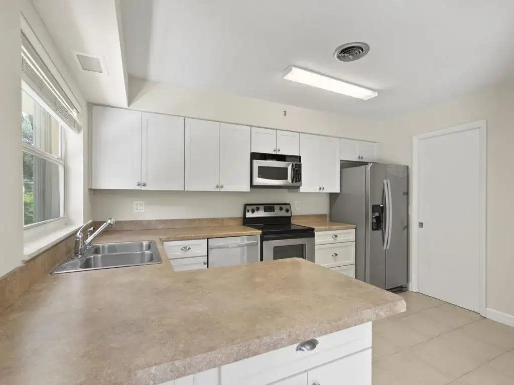 956 Tulip Lane, Vero Beach FL 32963 photo 2