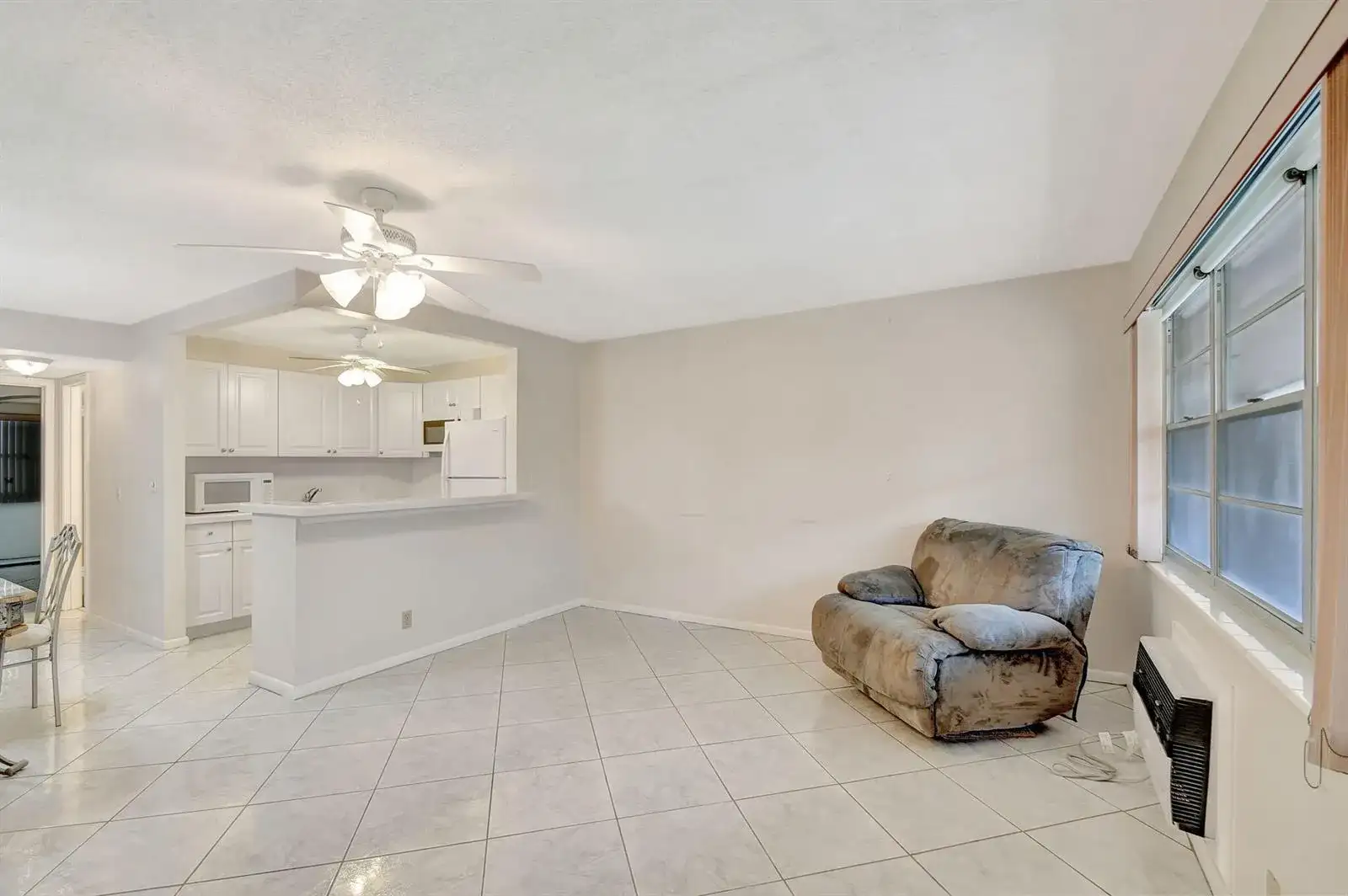 70 Camden C, West Palm Beach FL 33417 photo 2