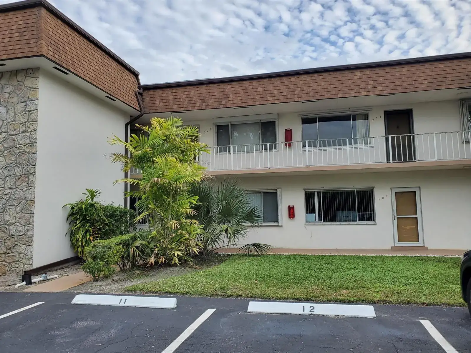 2878 Donnelly Drive # 106, Lake Worth FL 33462 photo 2