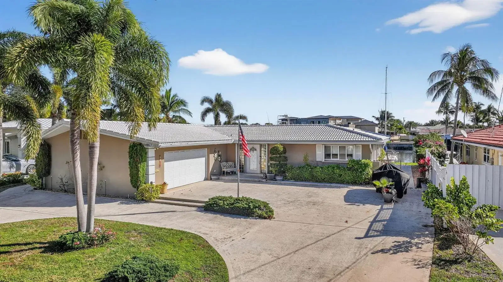 752 Lagoon Drive, North Palm Beach FL 33408 photo 2