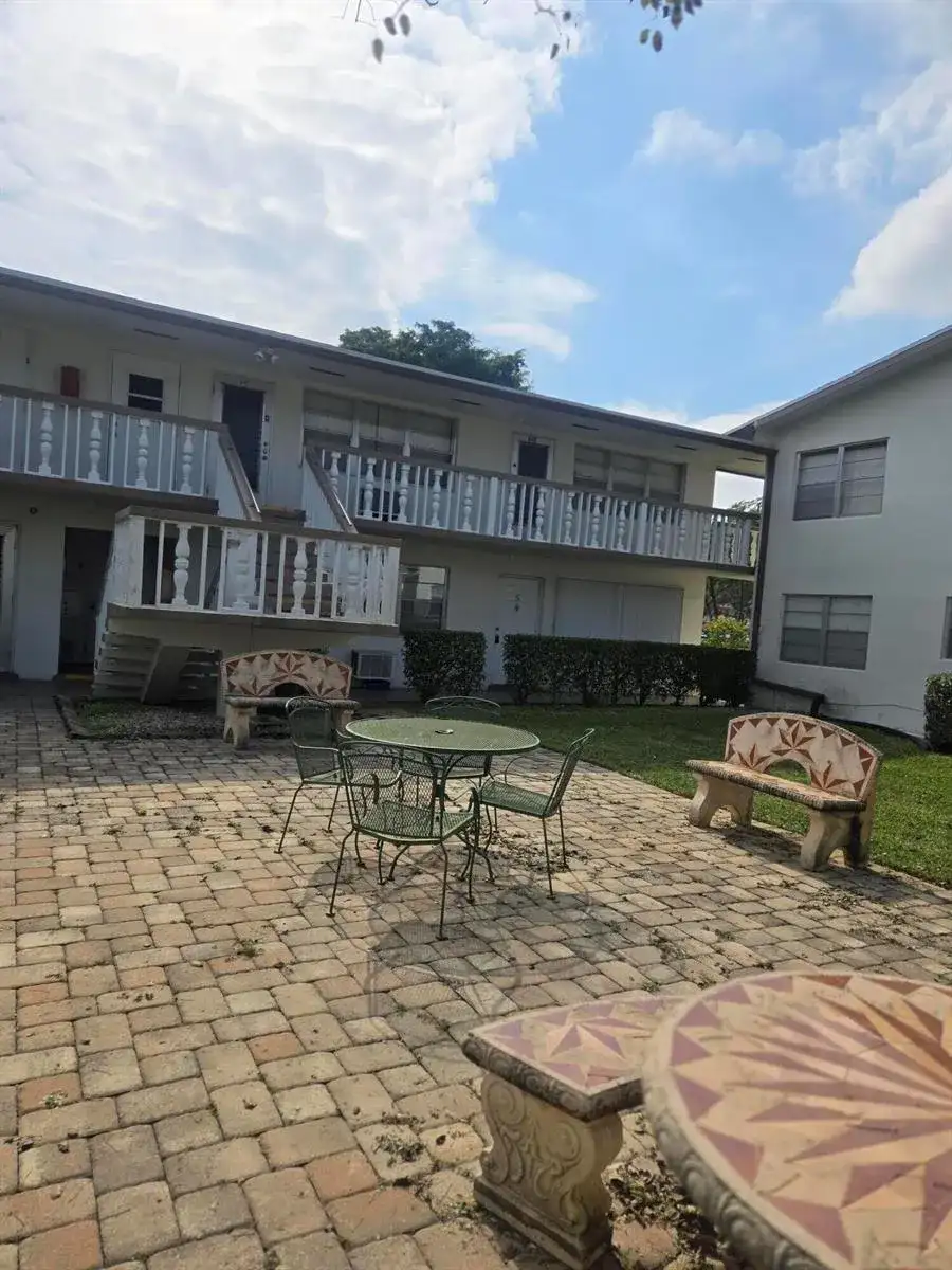 17 Cambridge A, West Palm Beach FL 33417 photo 4