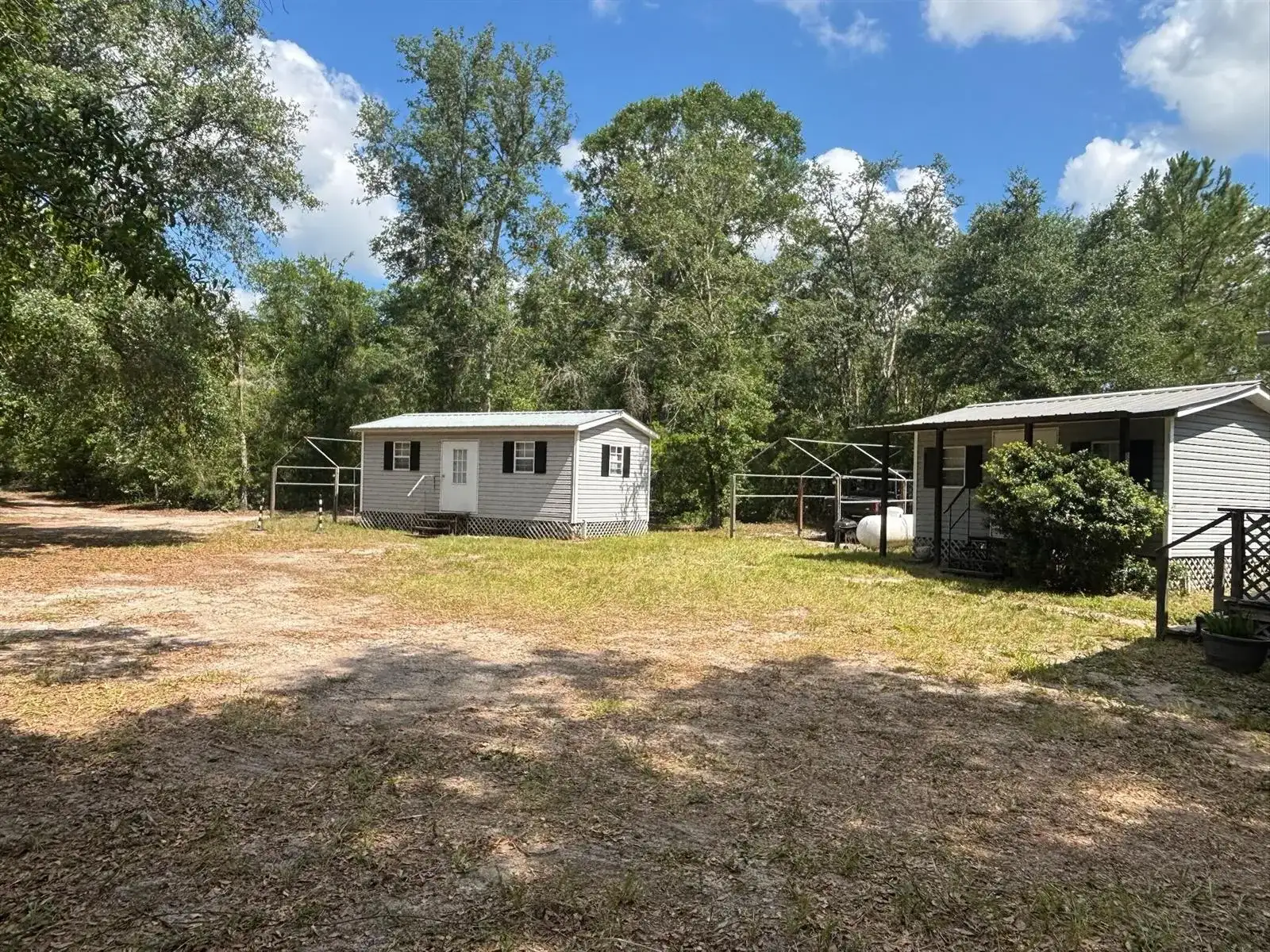 423 NW Bright Lake Court, FL 32096 photo 2