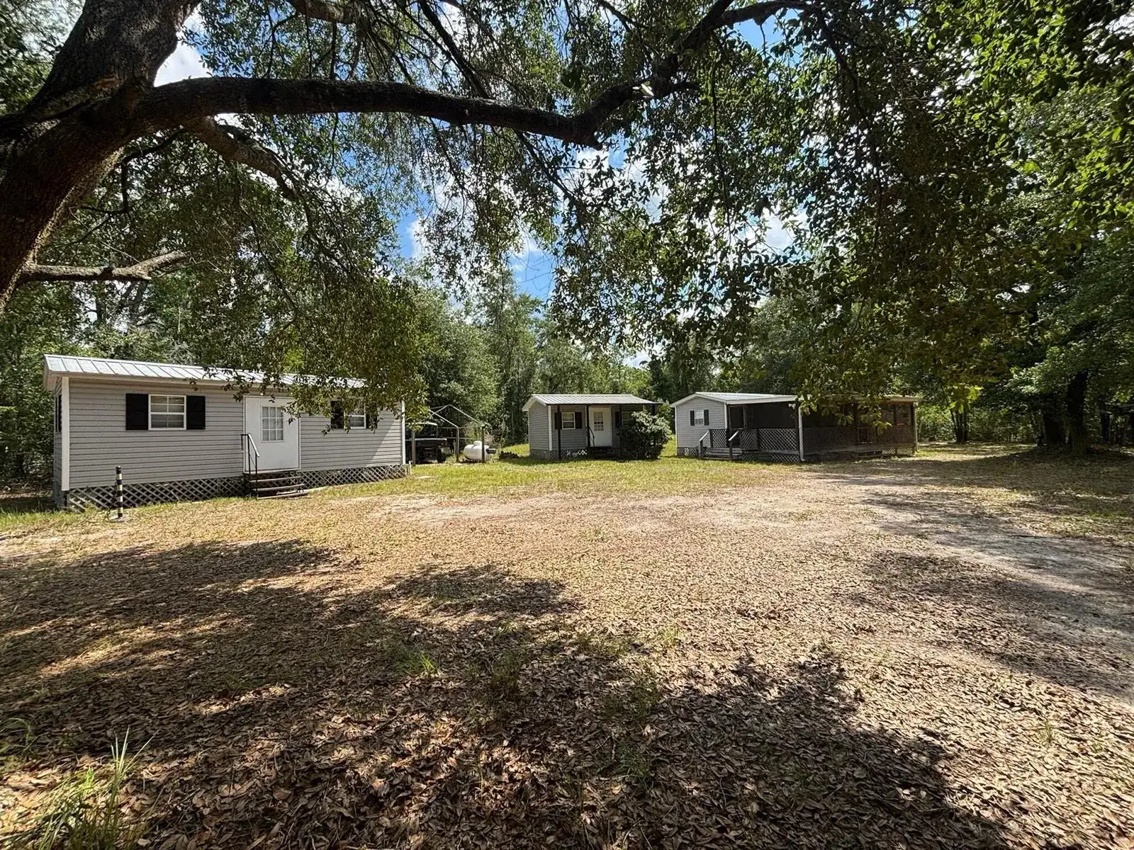 423 NW Bright Lake Court, FL 32096 photo 4
