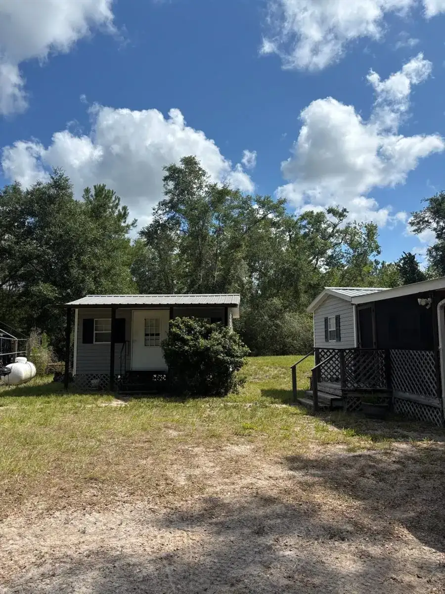 423 NW Bright Lake Court, FL 32096 photo 5