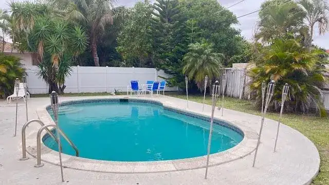 609 SW 4th Avenue, Boynton Beach FL 33426 photo 2