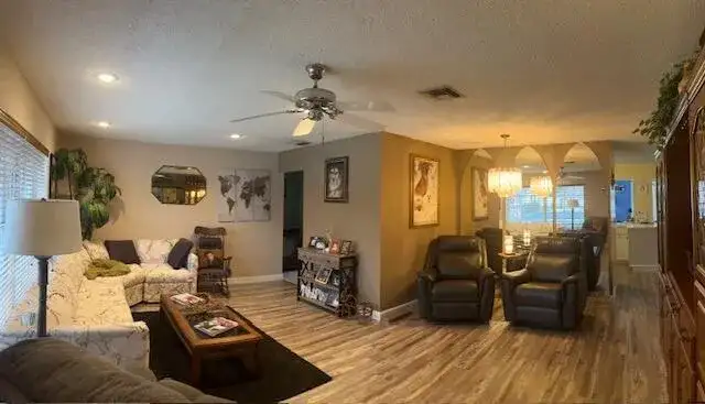 609 SW 4th Avenue, Boynton Beach FL 33426 photo 3
