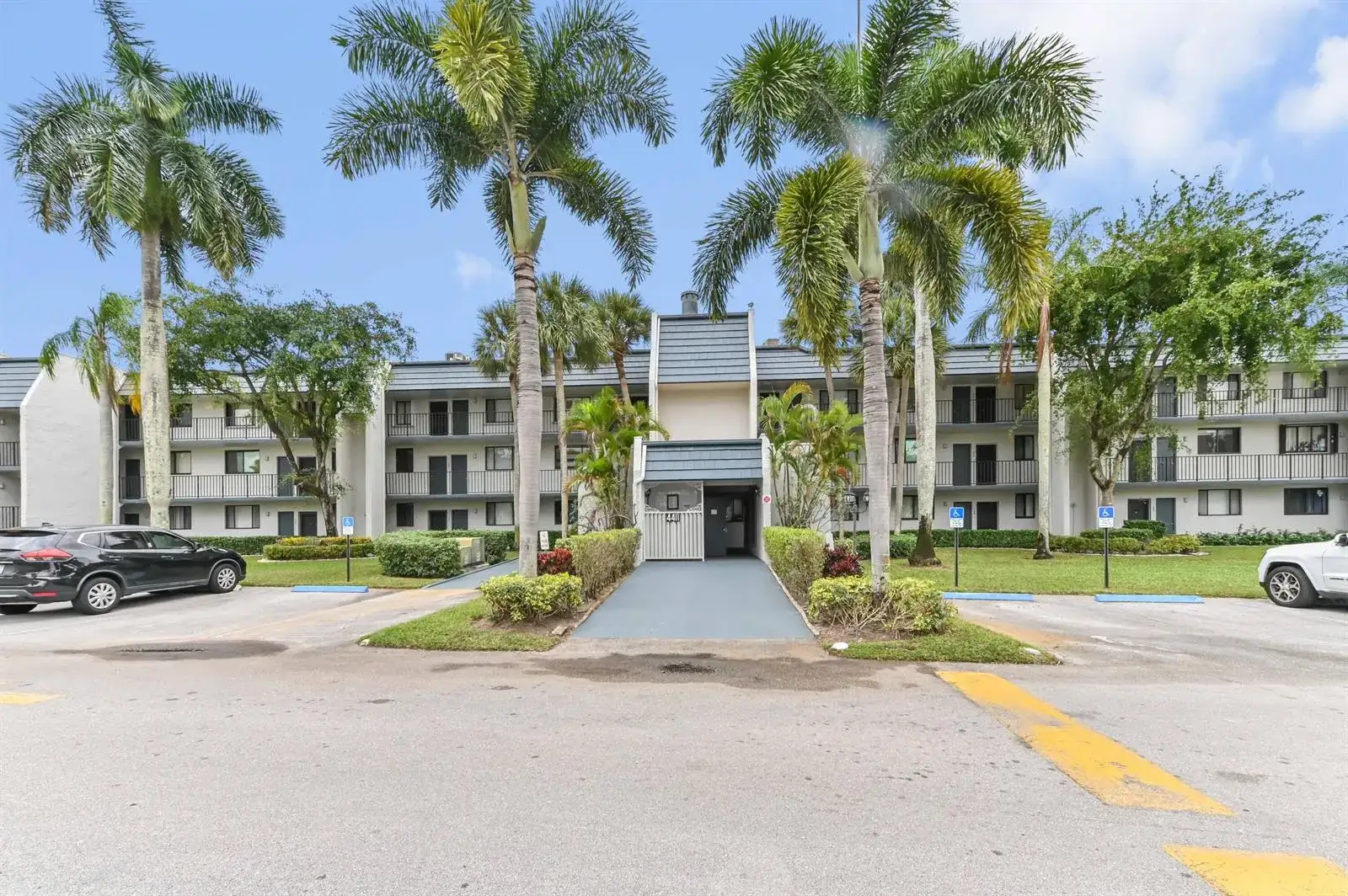 4411 Trevi Court # 105, Lake Worth FL 33467 photo 2