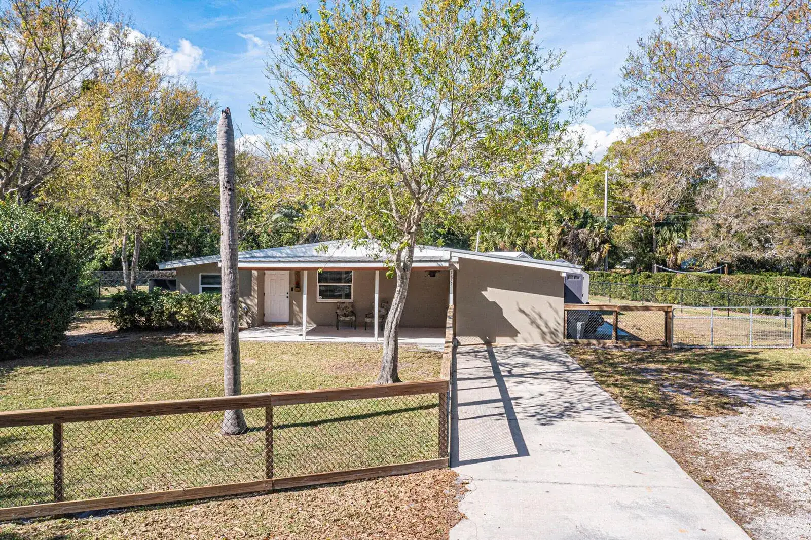 2875 58th Court, Vero Beach FL 32966 photo 2