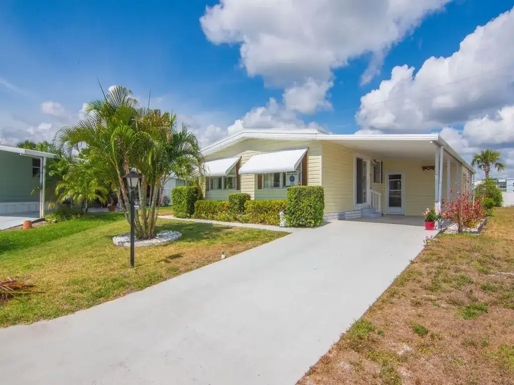 196 NE Emerald Drive, Jensen Beach FL 34957 photo 4