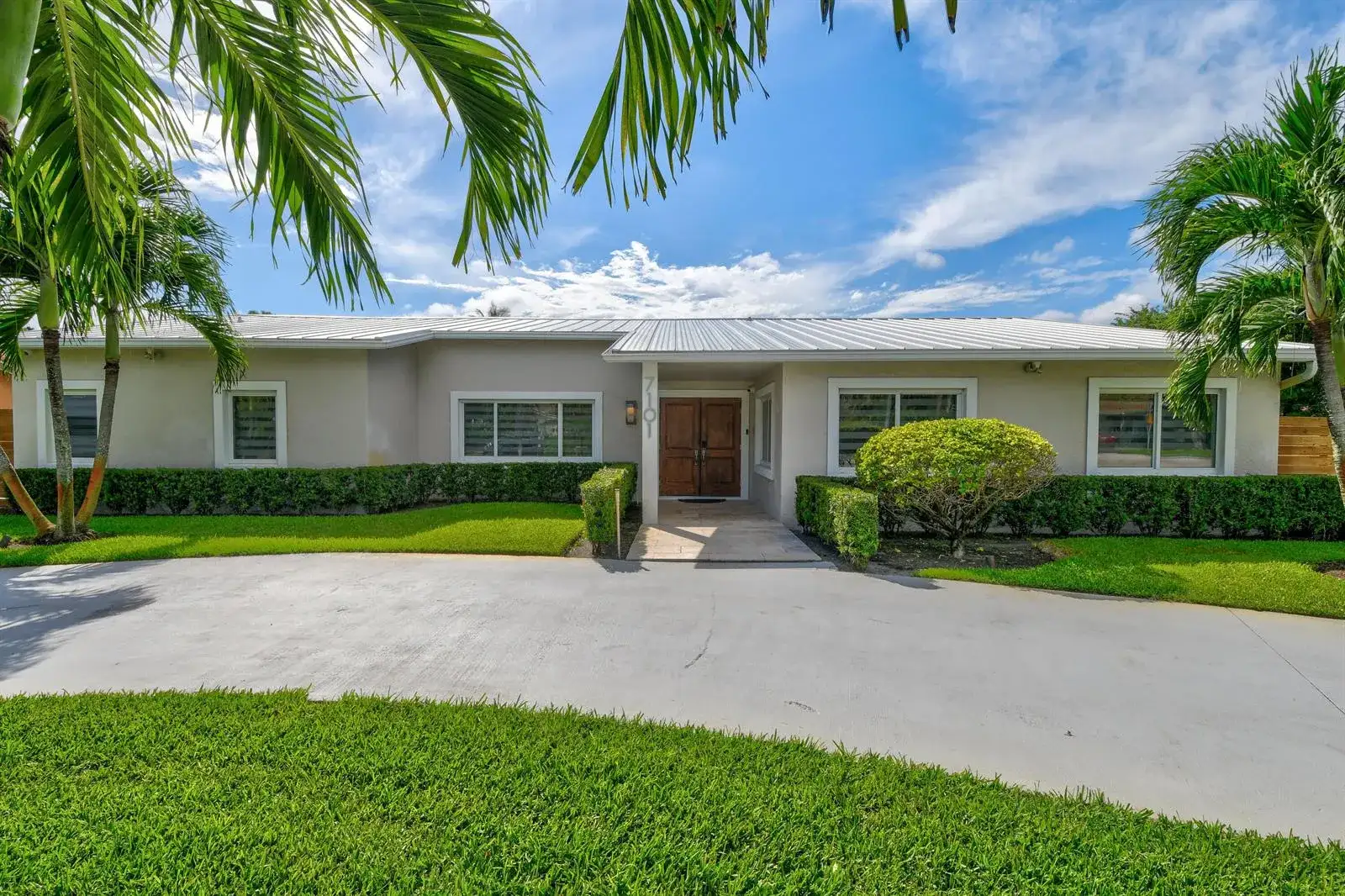 7101 W Lake Drive, Lake Clarke Shores FL 33406 photo 2