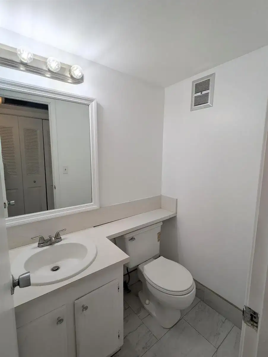 353 Sheffield O, West Palm Beach FL 33417 photo 4