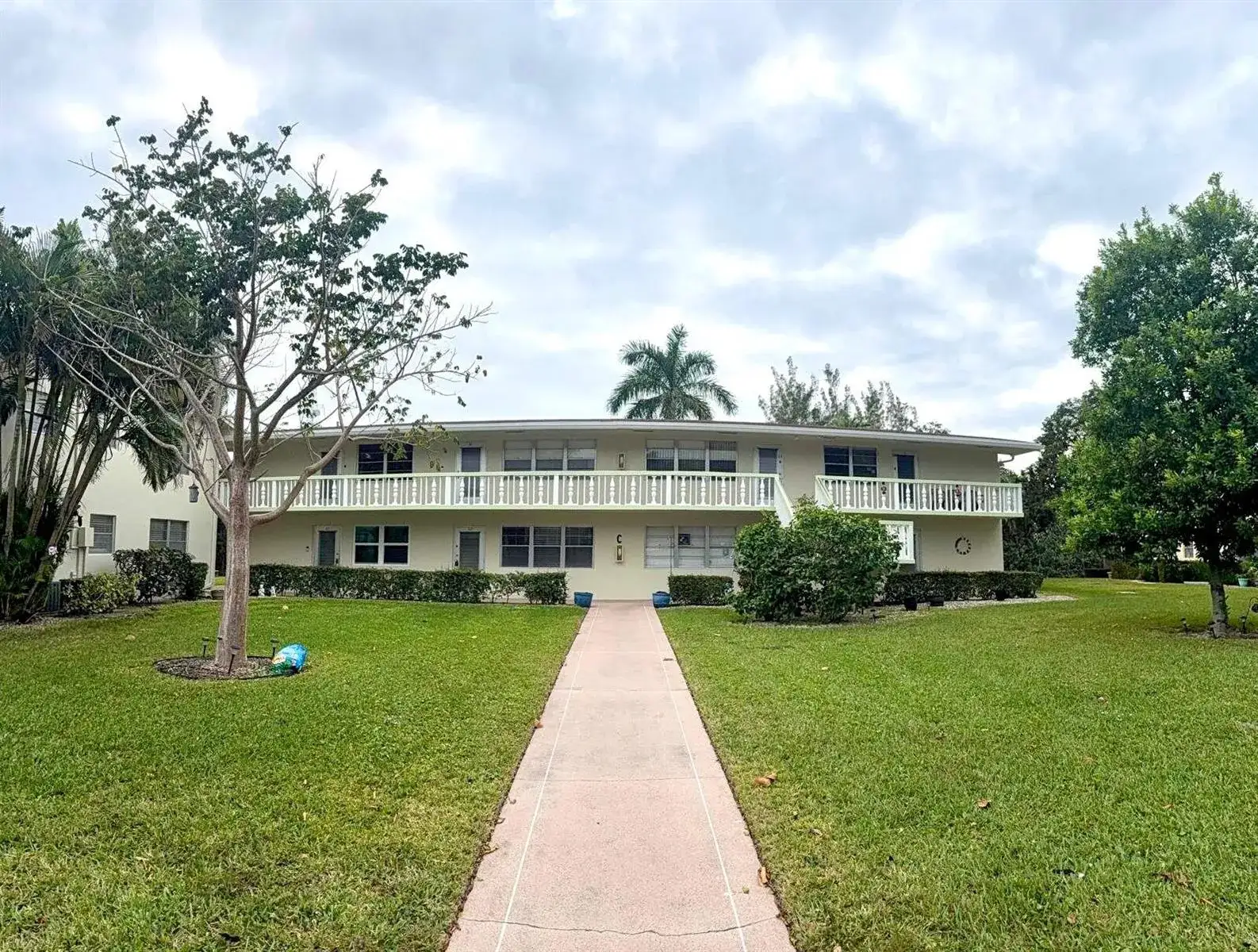 63 Windsor C, West Palm Beach FL 33417 photo 2