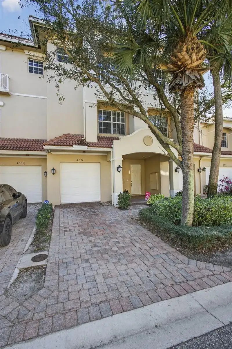 4511 Artesa Way S, Palm Beach Gardens FL 33418 photo 2