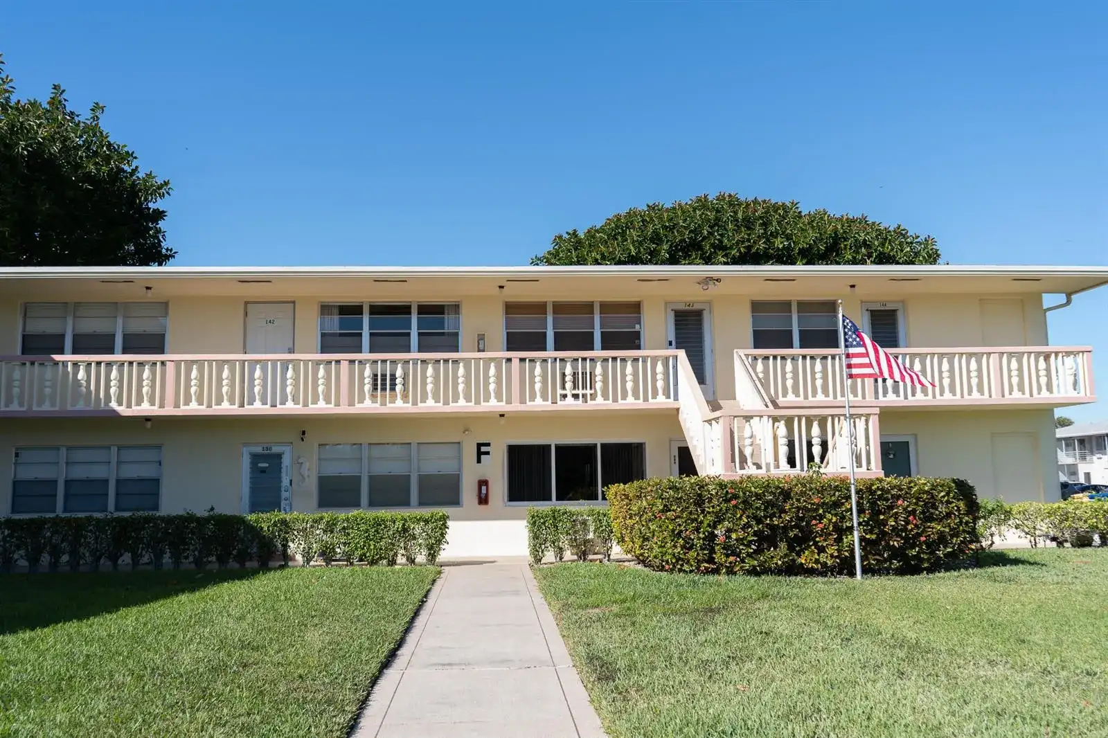 131 Easthampton F, West Palm Beach FL 33417 photo 2