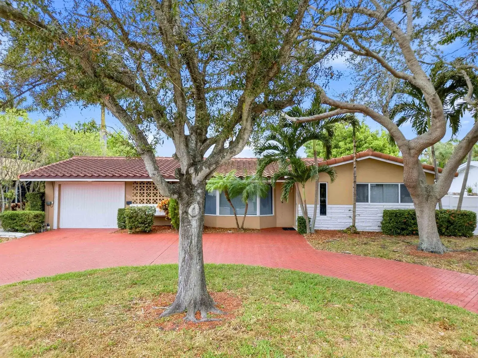 1921 NE 28th Court, Lighthouse Point FL 33064 photo 3