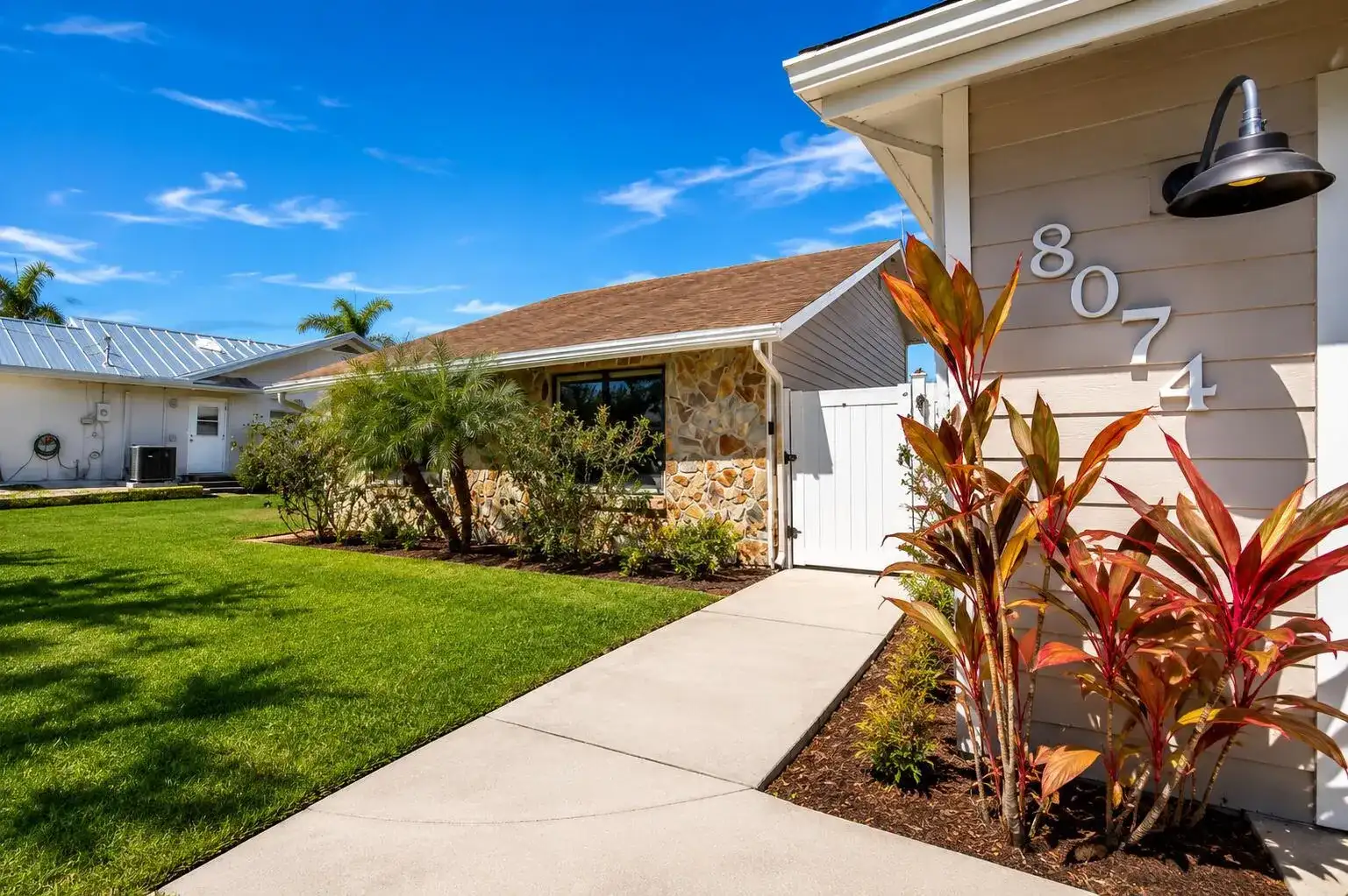 8074 SE River Lane, Stuart FL 34997 photo 2
