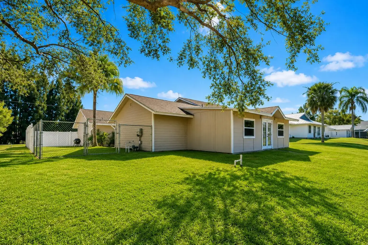 8074 SE River Lane, Stuart FL 34997 photo 5
