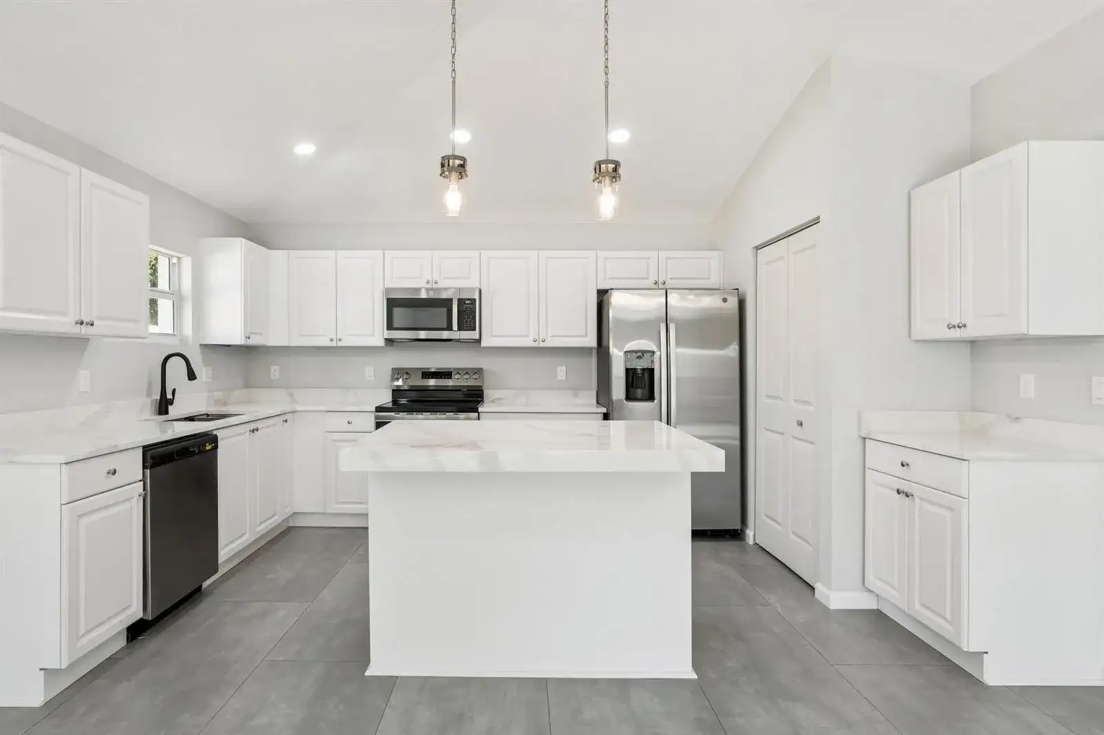 5232 SE 55th Terrace, Stuart FL 34997 photo 4