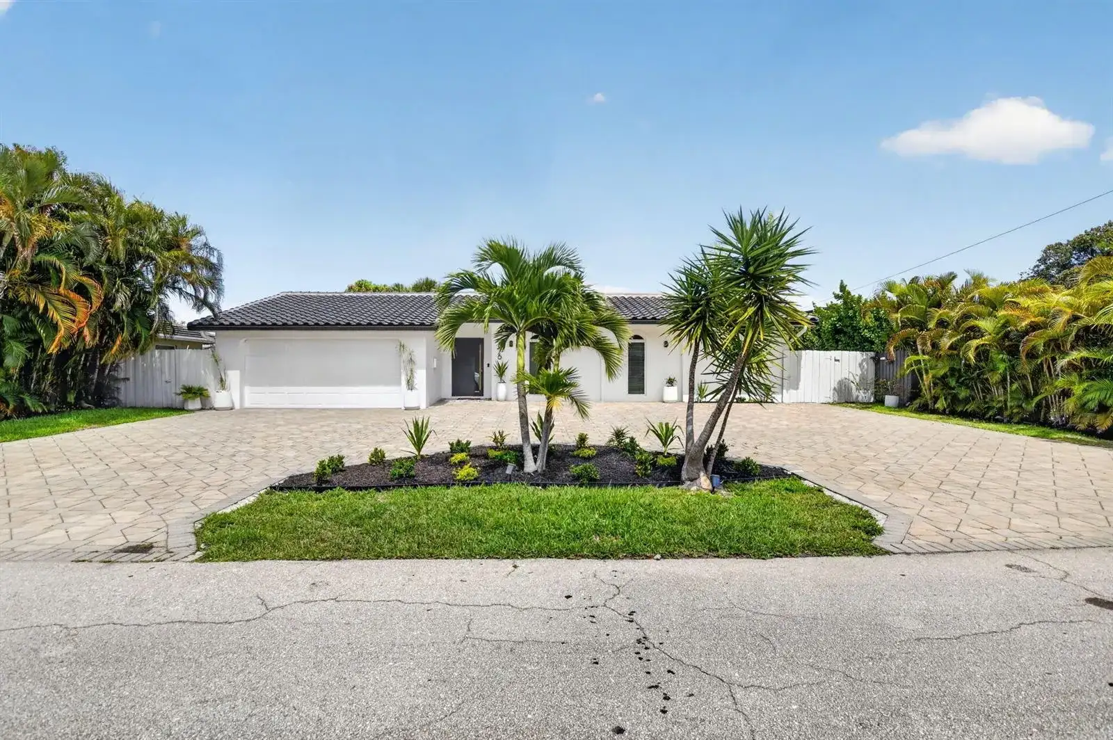 876 NW 6th Avenue, Boca Raton FL 33432 photo 2