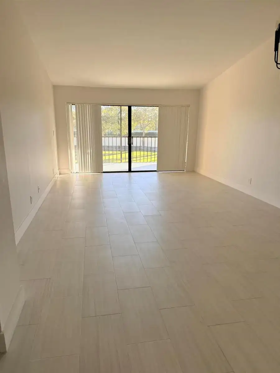 5021 Oak Hill Lane # 123, Delray Beach FL 33484 photo 2