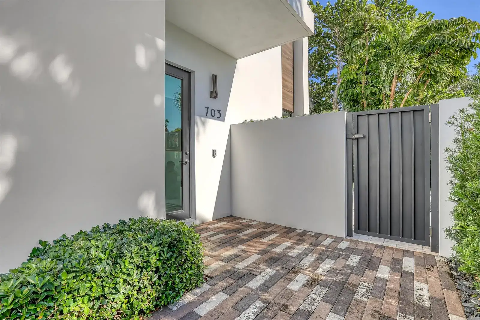 703 NE 5th Street, Delray Beach FL 33483 photo 3