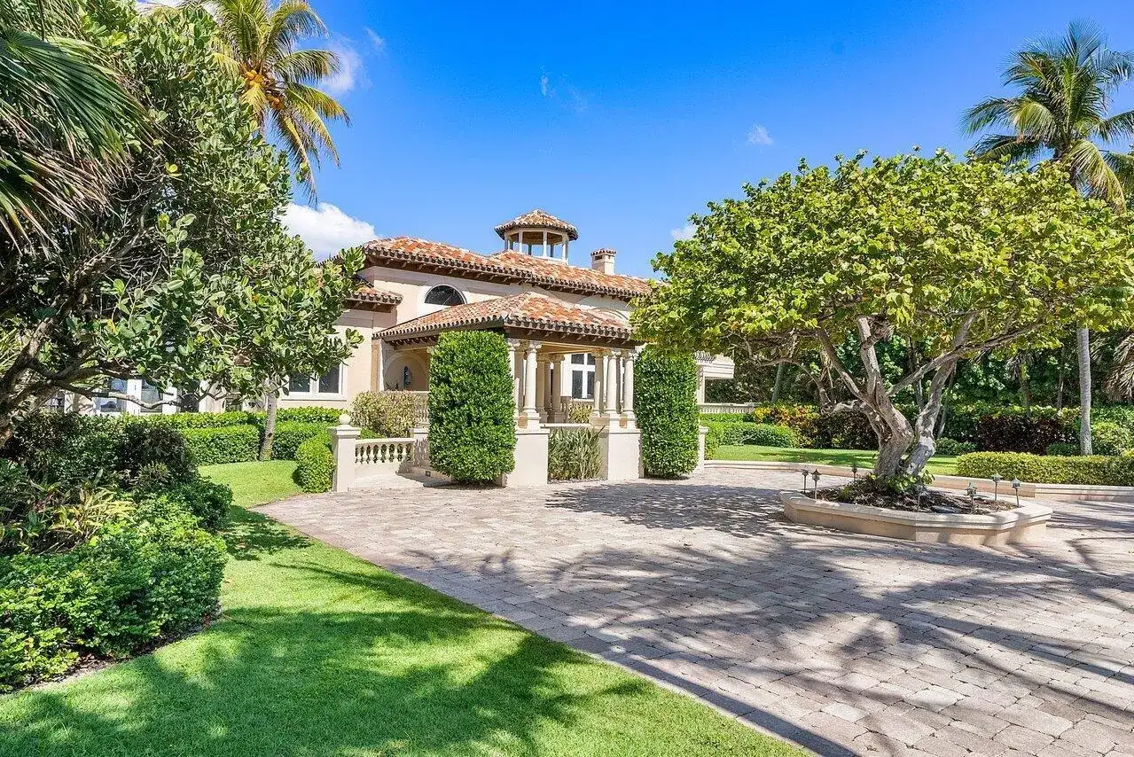 1880 S Ocean Boulevard, Manalapan FL 33462 photo 2