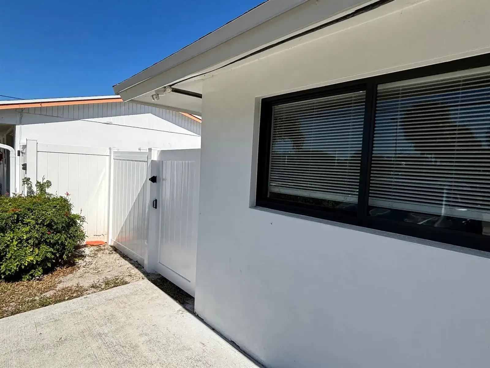 2016 Avenue S, Riviera Beach FL 33404 photo 3