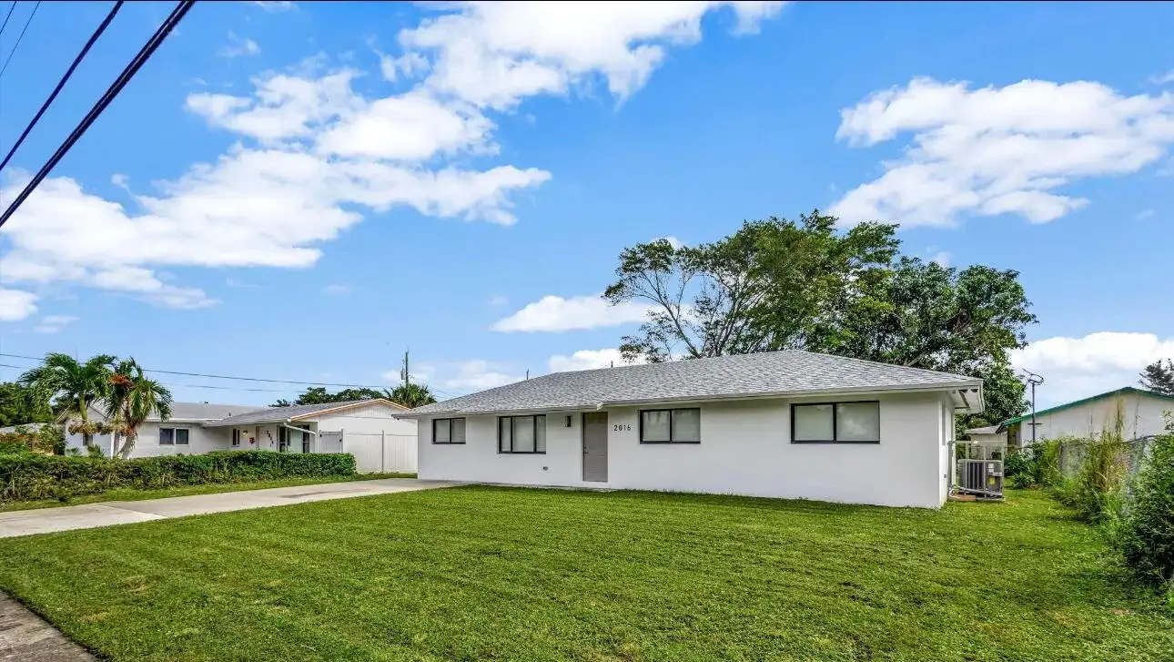 2016 Avenue S, Riviera Beach FL 33404 photo 5