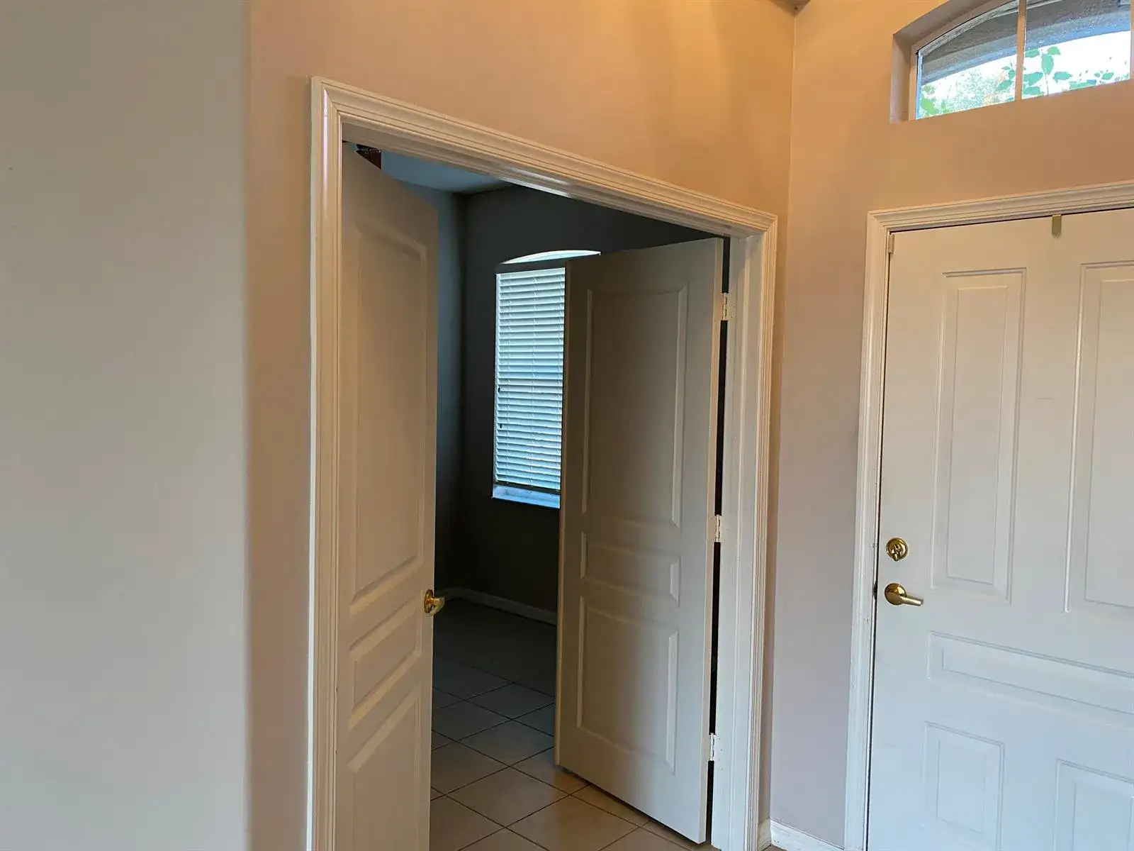 546 Waverly Circle, Port St. Lucie FL 34983 photo 2