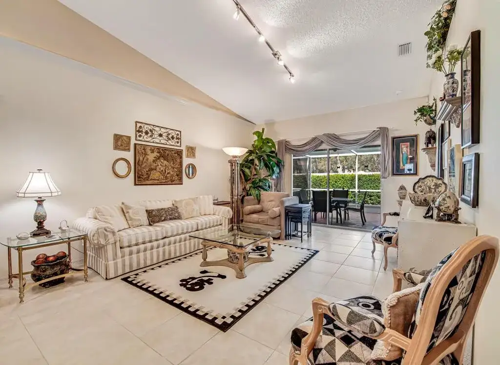 8482 Logia Circle, Boynton Beach FL 33472 photo 2