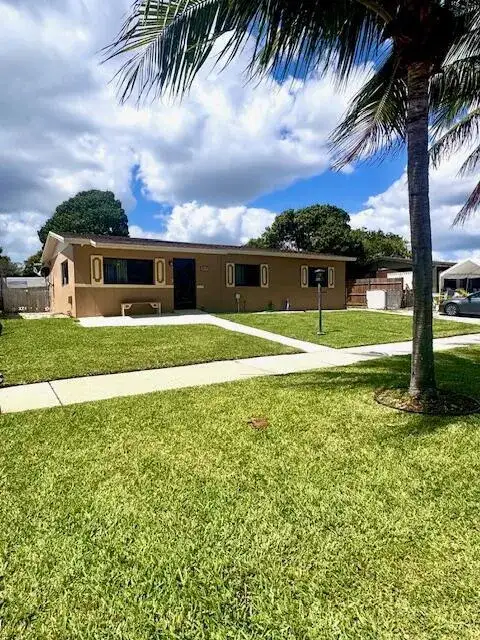 1481 SW 7th Terrace, Deerfield Beach FL 33441 photo 3