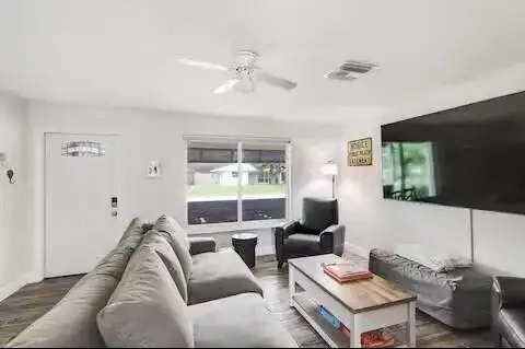 1519 Treemont Avenue, Jupiter FL 33469 photo 2
