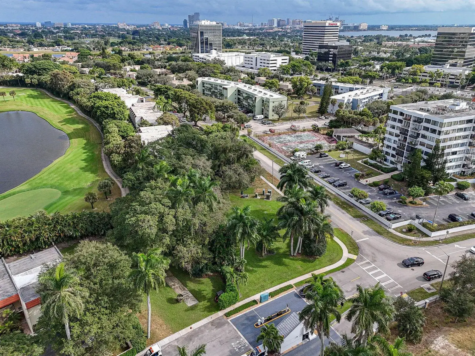 1617 Embassy Drive, West Palm Beach FL 33401 photo 4