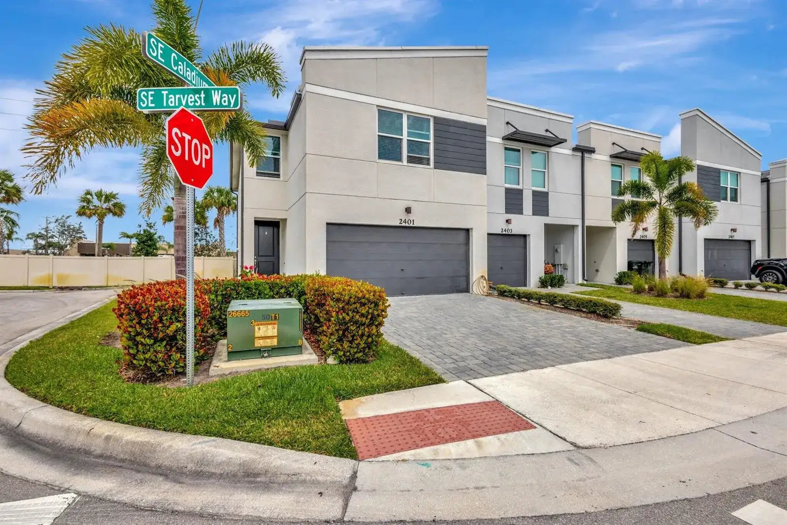 2401 SE Tarvest Way, Stuart FL 34997 photo 3