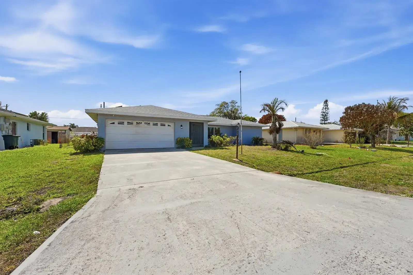 826 SE Quiescent Lane, Port St. Lucie FL 34983 photo 2