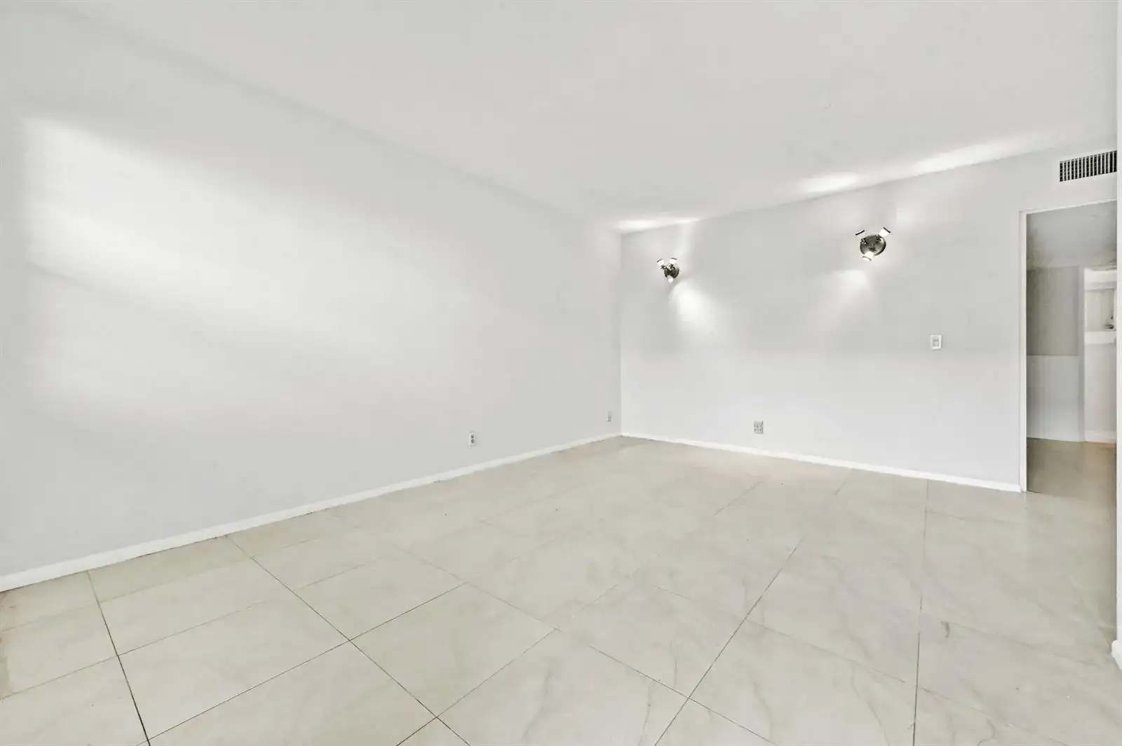 240 Croton Avenue # 102, Lantana FL 33462 photo 3
