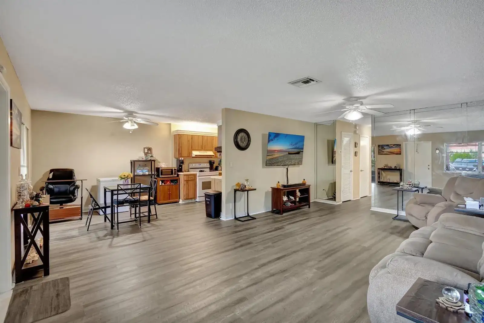 6118 La Palma Lane, Delray Beach FL 33484 photo 2