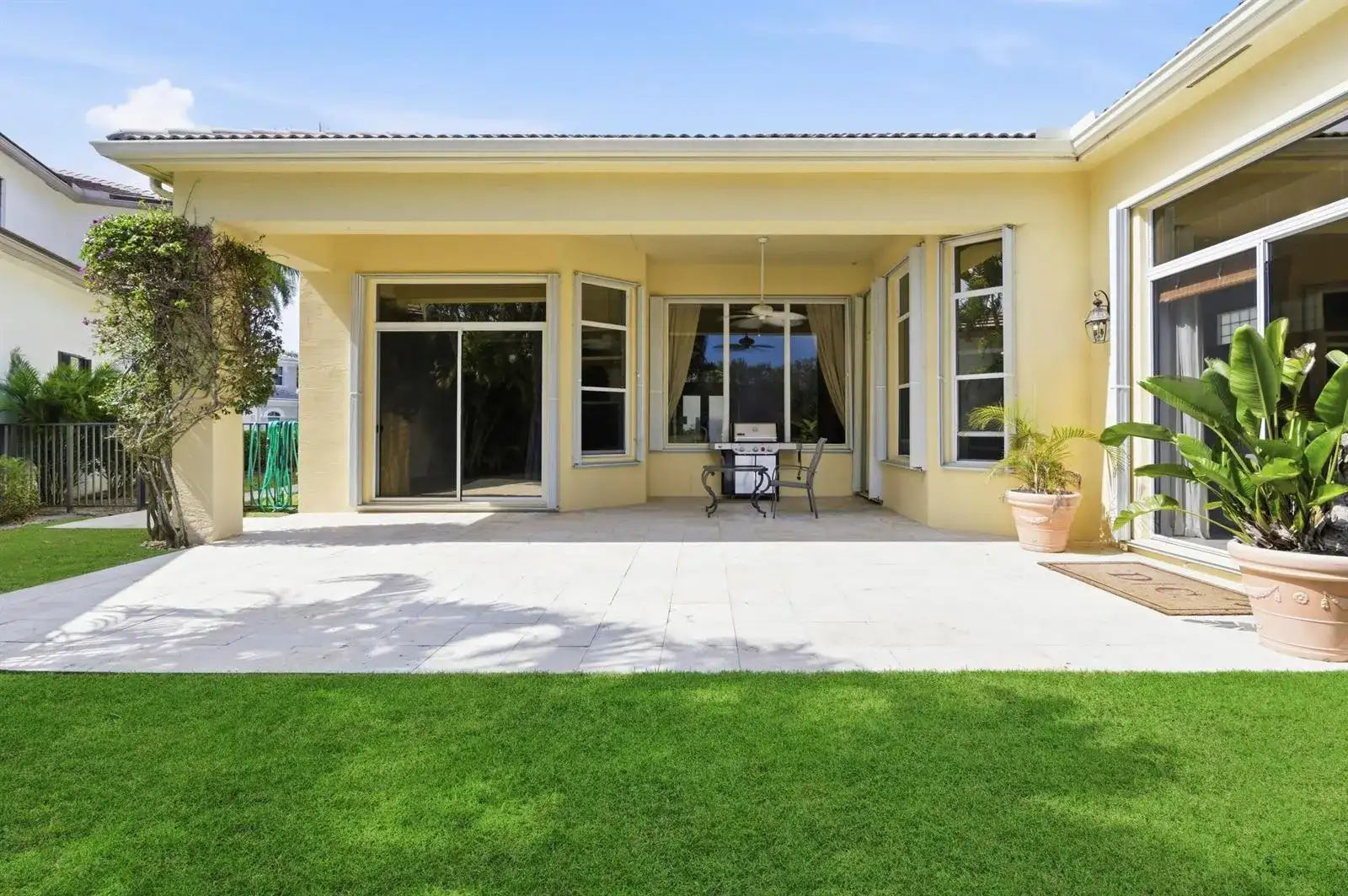 401 Via Placita, Palm Beach Gardens FL 33418 photo 3