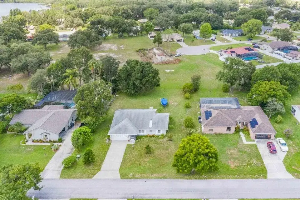 910 Liberty Lane, FL 33823 photo 2
