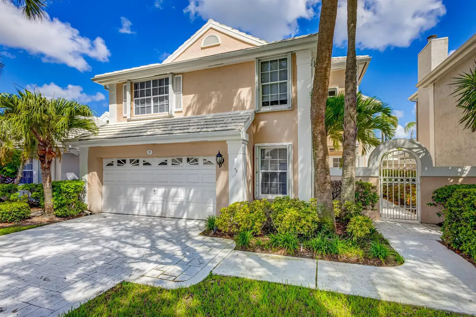 17 Selby Lane, Palm Beach Gardens FL 33418 photo 4