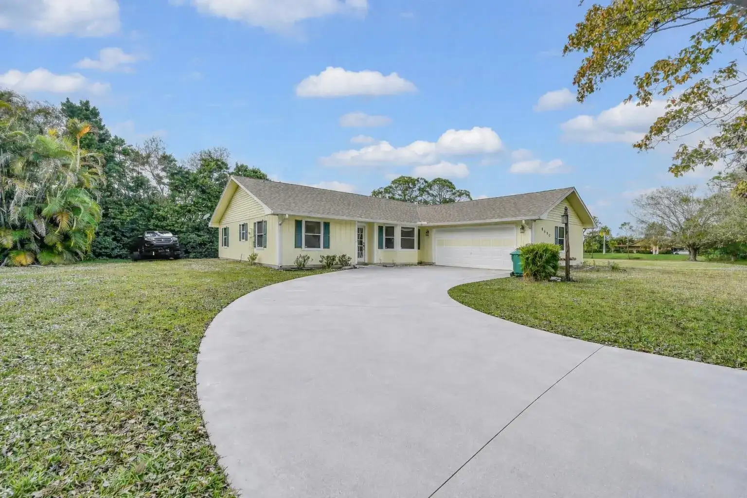 8690 Shadylake Lane, Fort Pierce FL 34947 photo 3