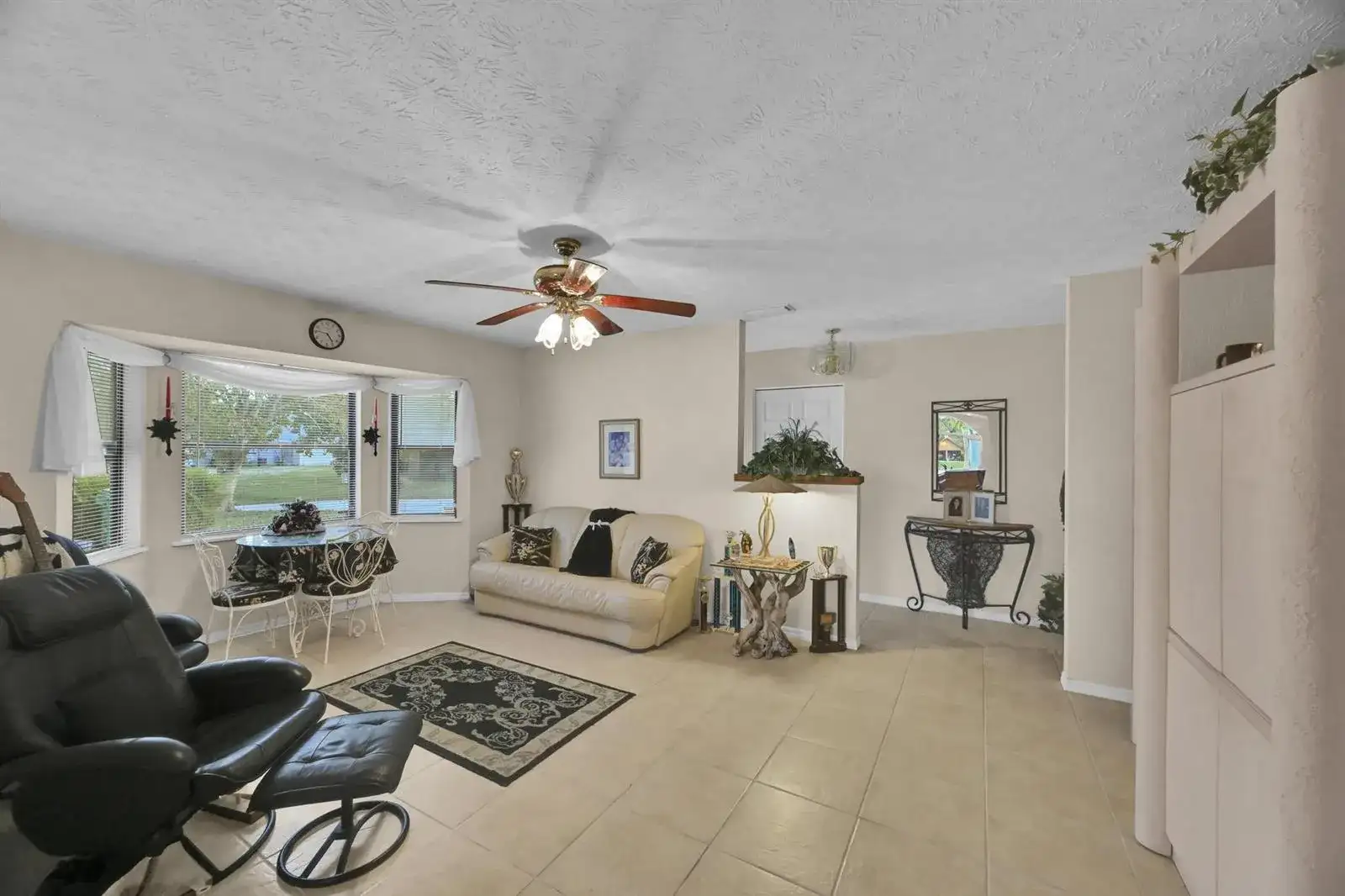 8690 Shadylake Lane, Fort Pierce FL 34947 photo 5