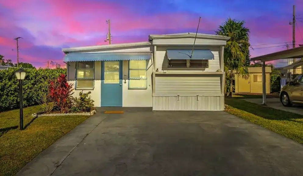 14556 Glenview Drive, Delray Beach FL 33445 photo 2