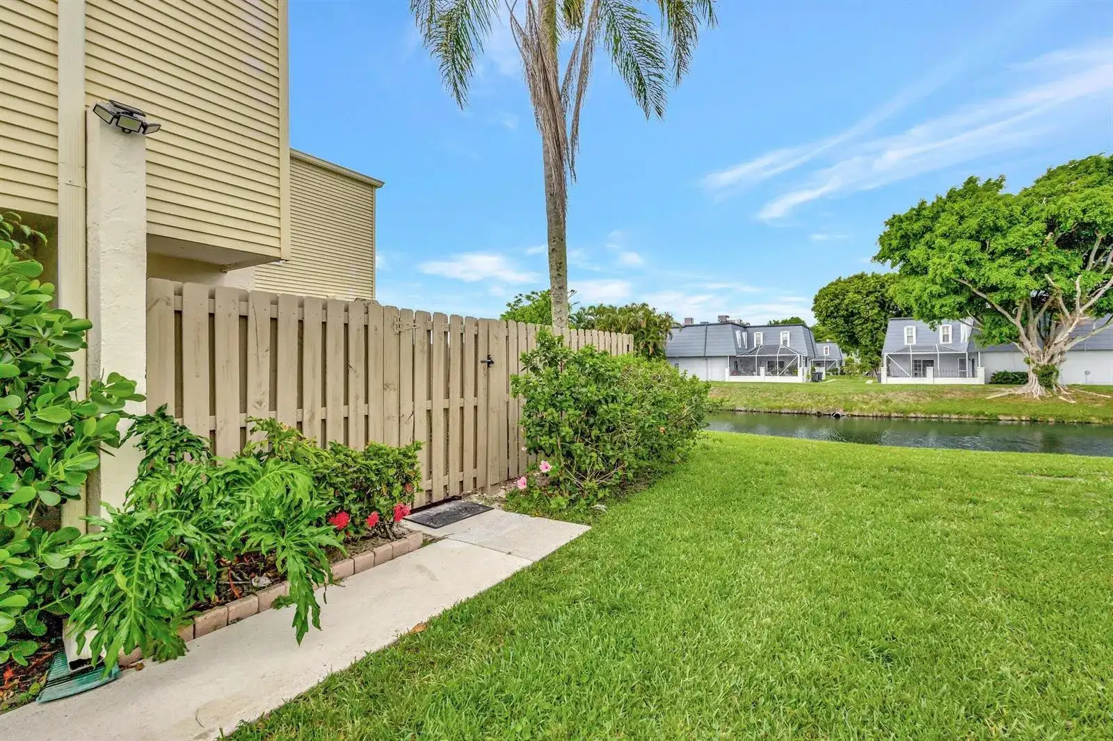 1586 Shaker Circle, Wellington FL 33414 photo 2